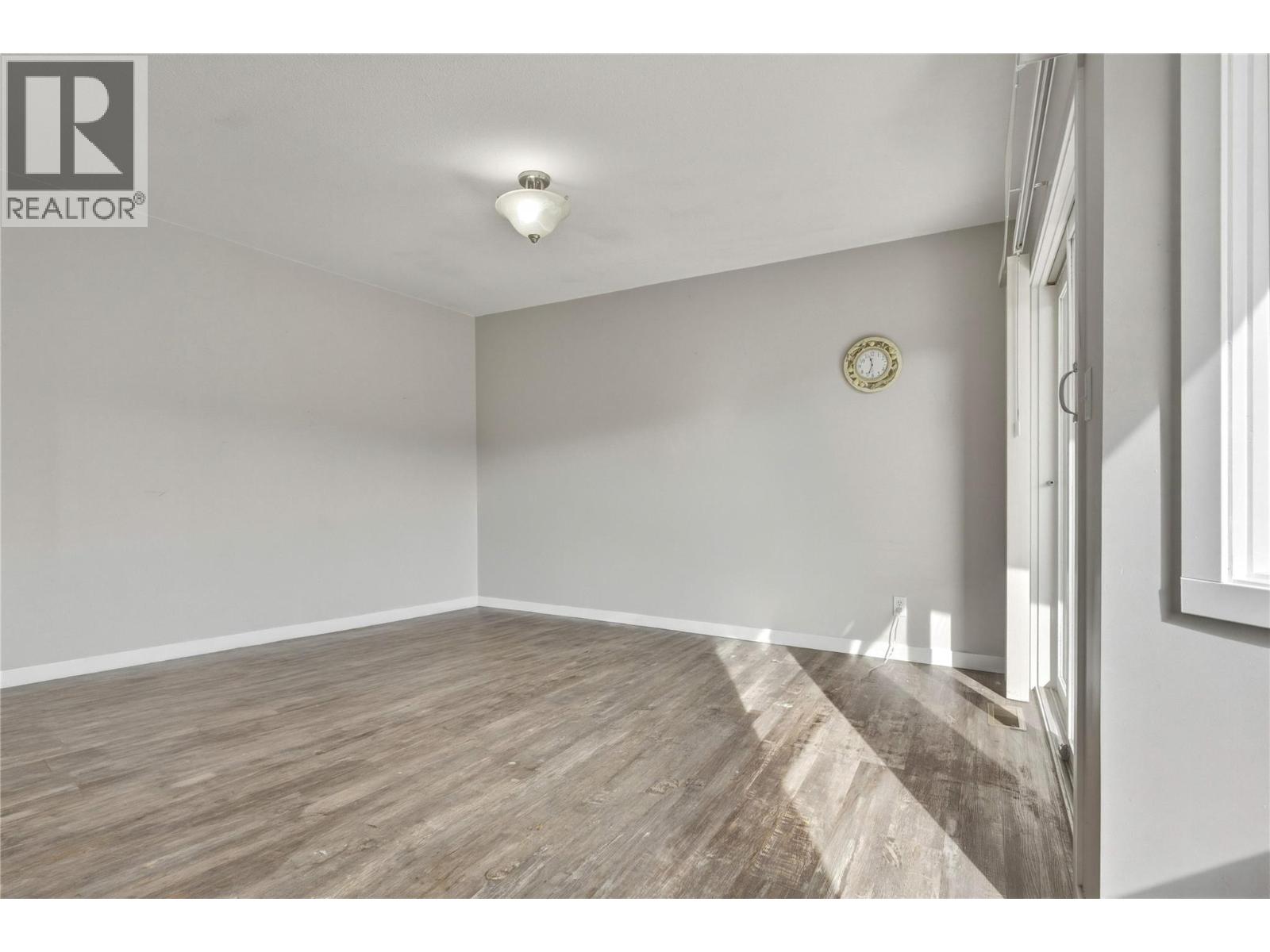 317 3rd Street, Vernon - Image 1