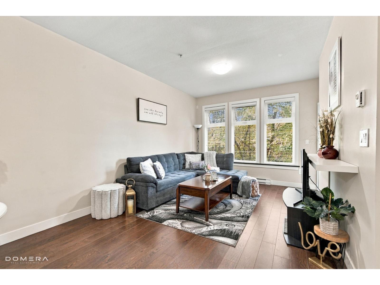 207 20058 FRASER HIGHWAY, Langley - Image 1