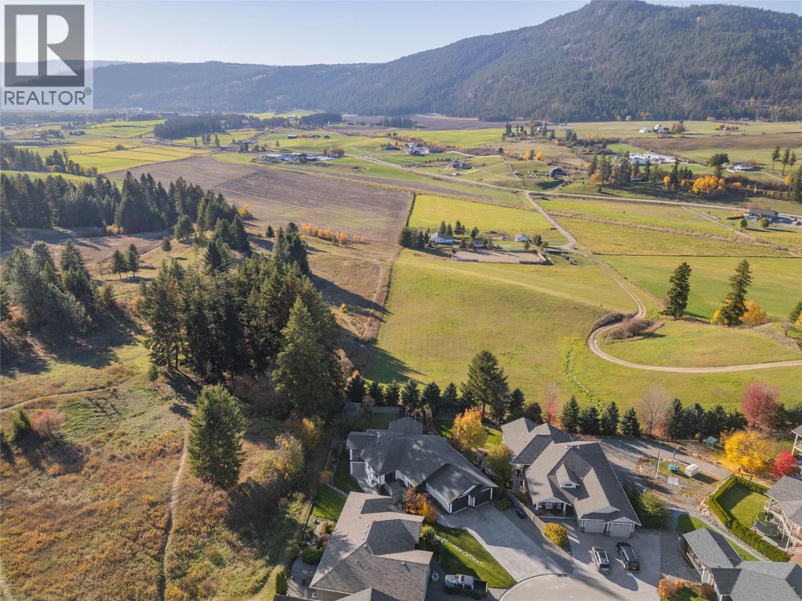 3932 Hornby Terrace, Armstrong - Image 1