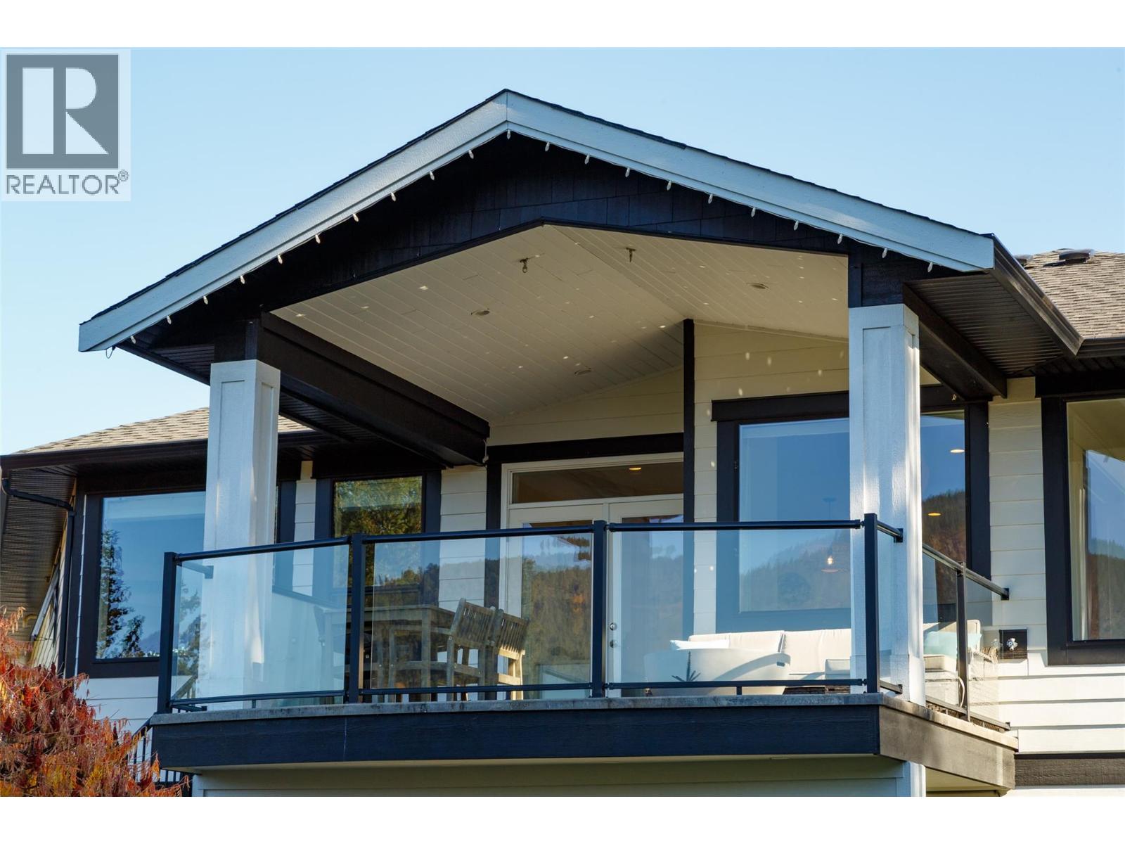 3932 Hornby Terrace, Armstrong - Image 1