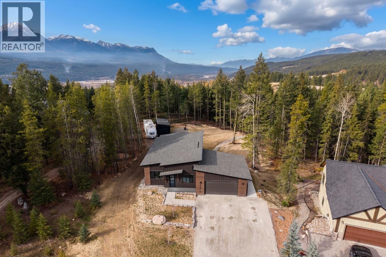 1545 Quartz Crescent - 35