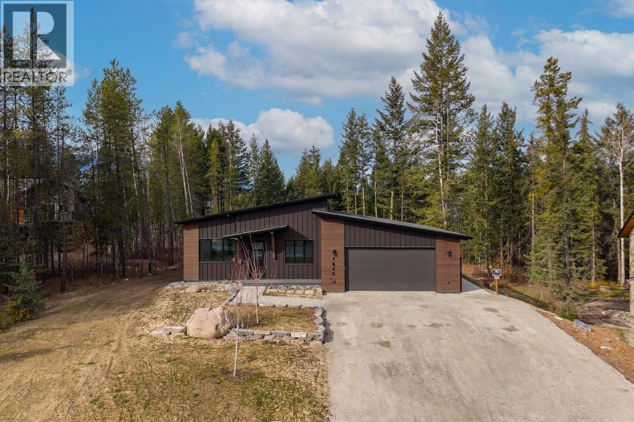 1545 Quartz Crescent - 36