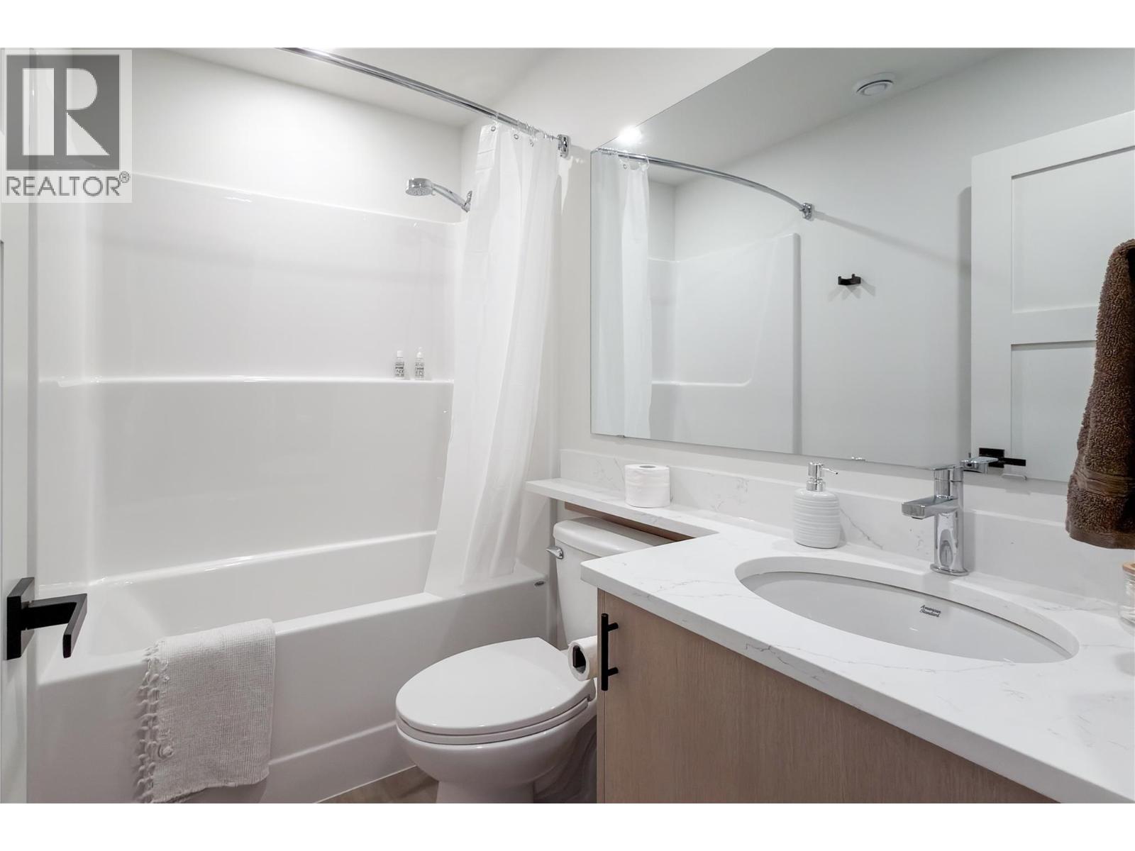 1545 Quartz Crescent - 17