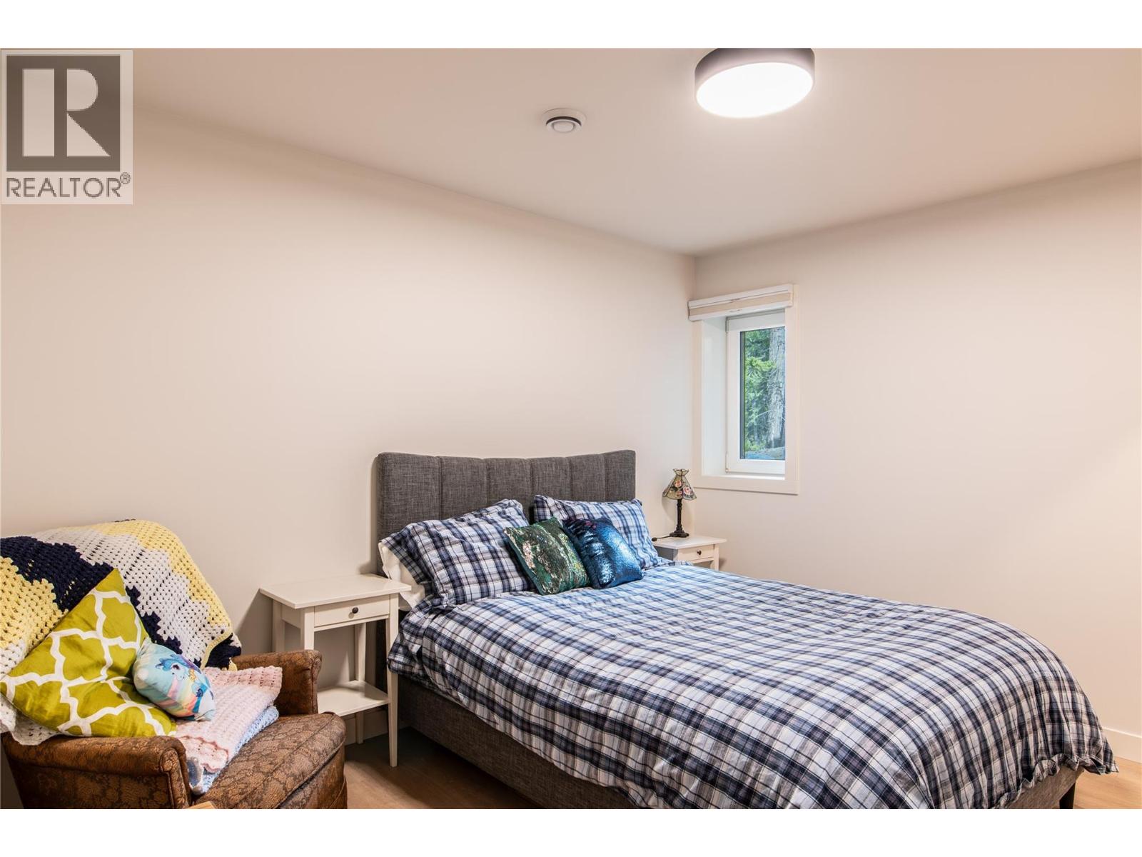 1545 Quartz Crescent - 16