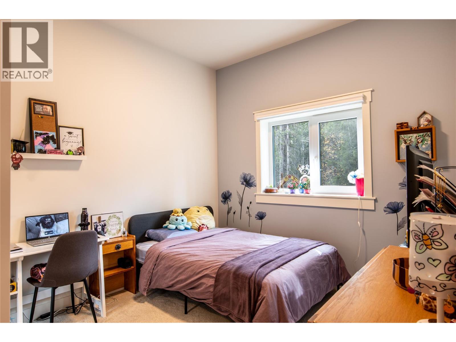 1545 Quartz Crescent - 11