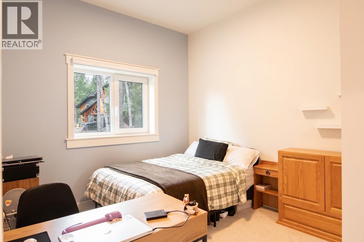 1545 Quartz Crescent - 13