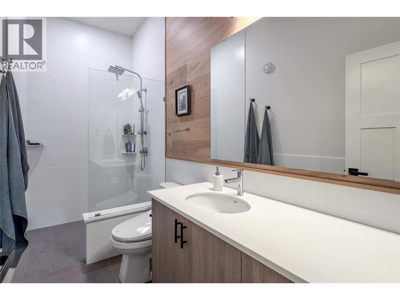 1545 Quartz Crescent - 10