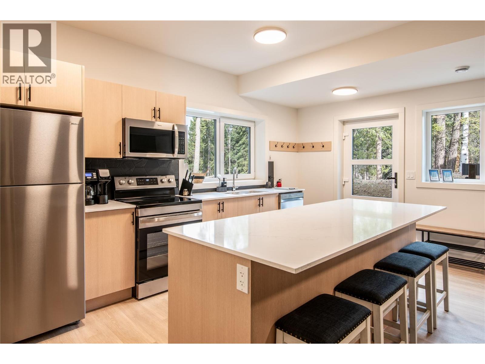 1545 Quartz Crescent - 25