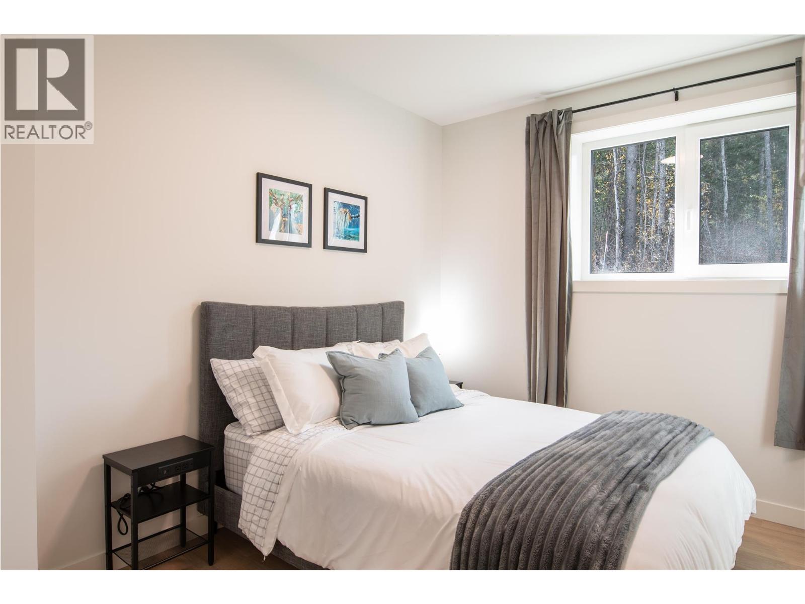 1545 Quartz Crescent - 28