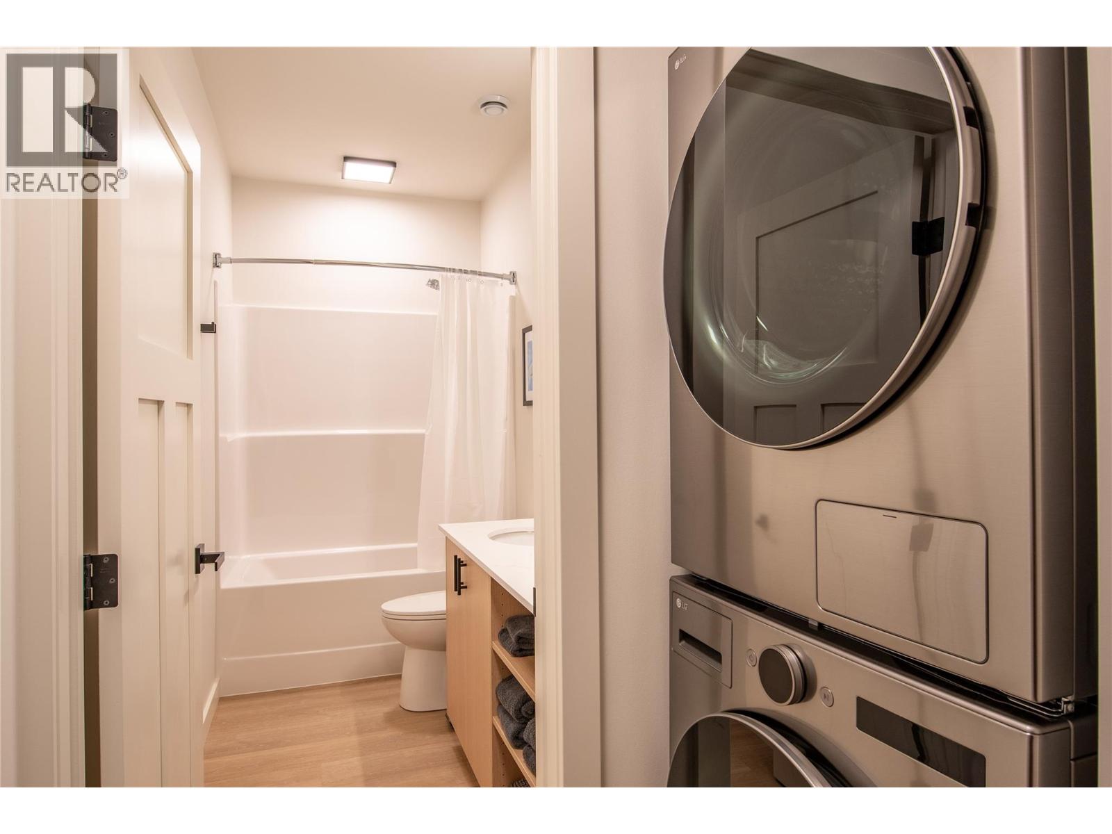 1545 Quartz Crescent - 32