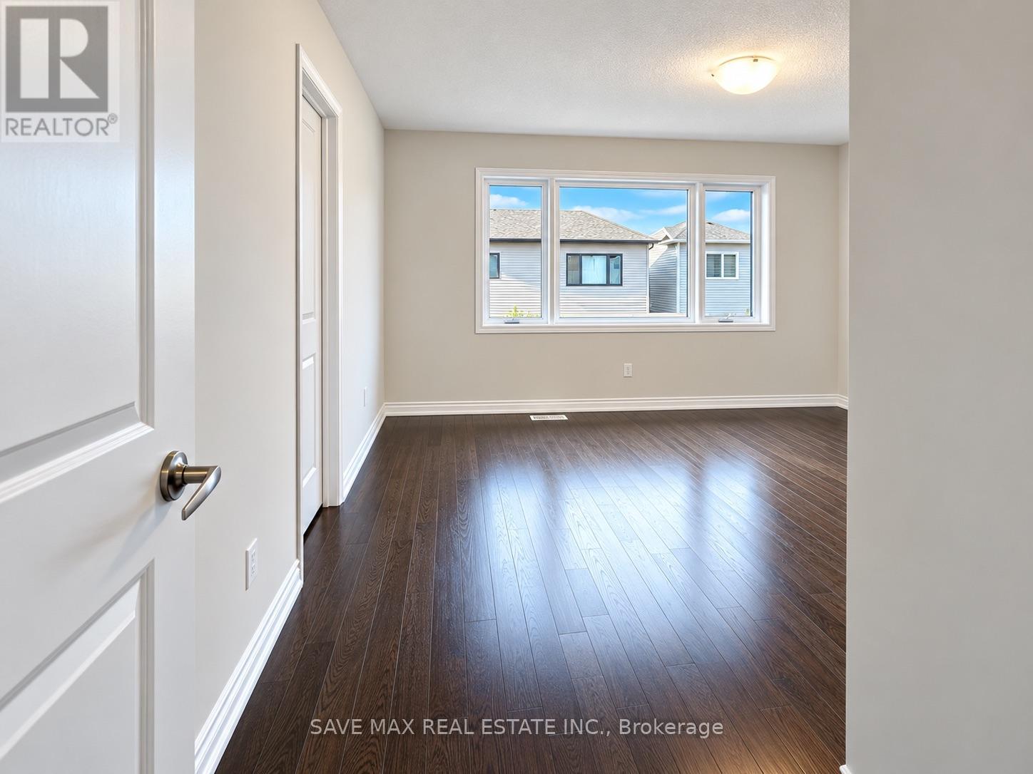 209 Terry Fox Drive, Barrie photo 25