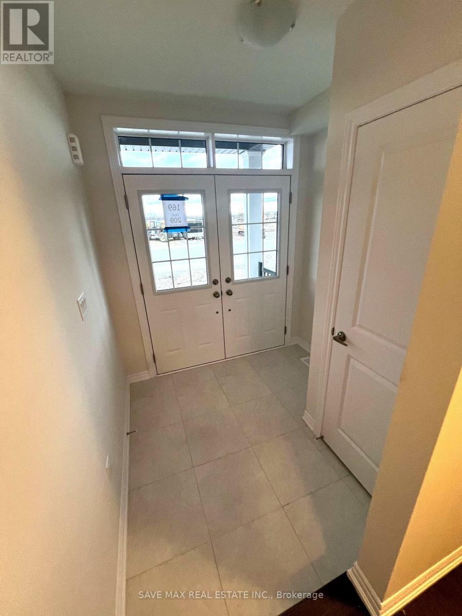209 TERRY FOX DRIVE, Barrie — photo 4