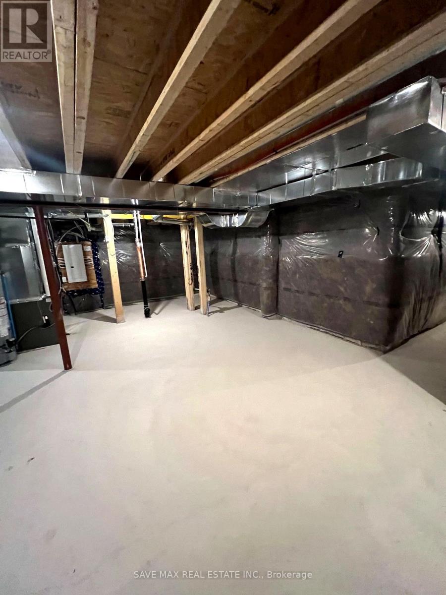 209 Terry Fox Drive, Barrie photo 40
