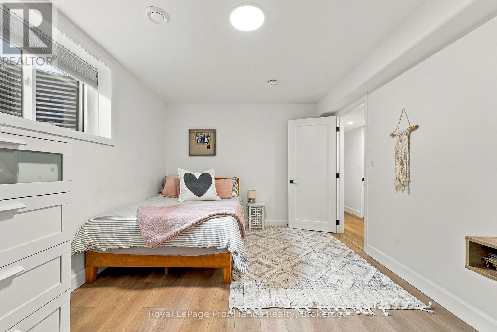 14 Horton Court, Belleville, ON photo 38