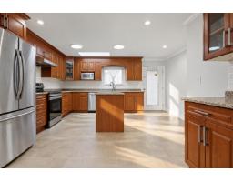15159 93 Avenue, Surrey, BC V3R7A7 Photo 8