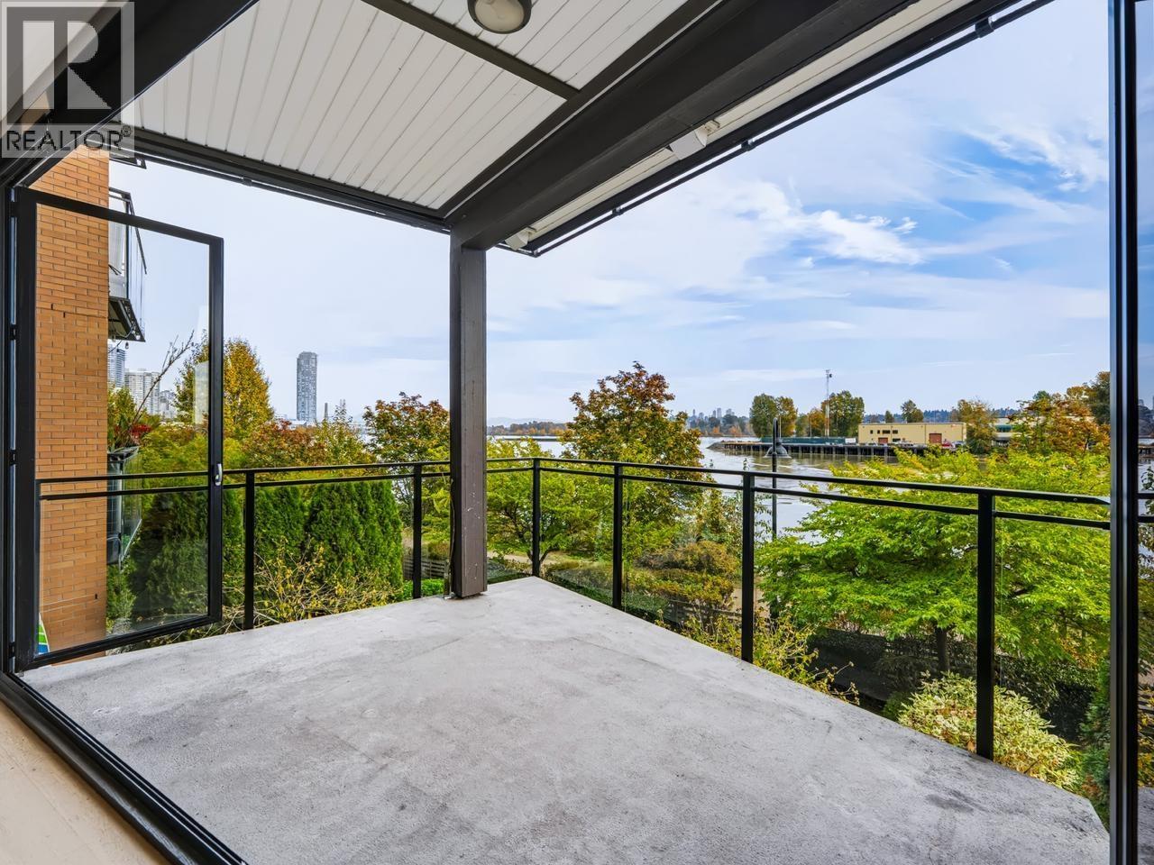 212 220 SALTER STREET, New Westminster - Image 1