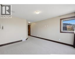1960 Kechika Street, Kamloops, BC V2E2T5 Photo 34