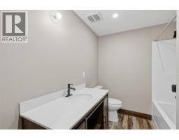1960 Kechika Street, Kamloops, BC V2E2T5 Photo 52