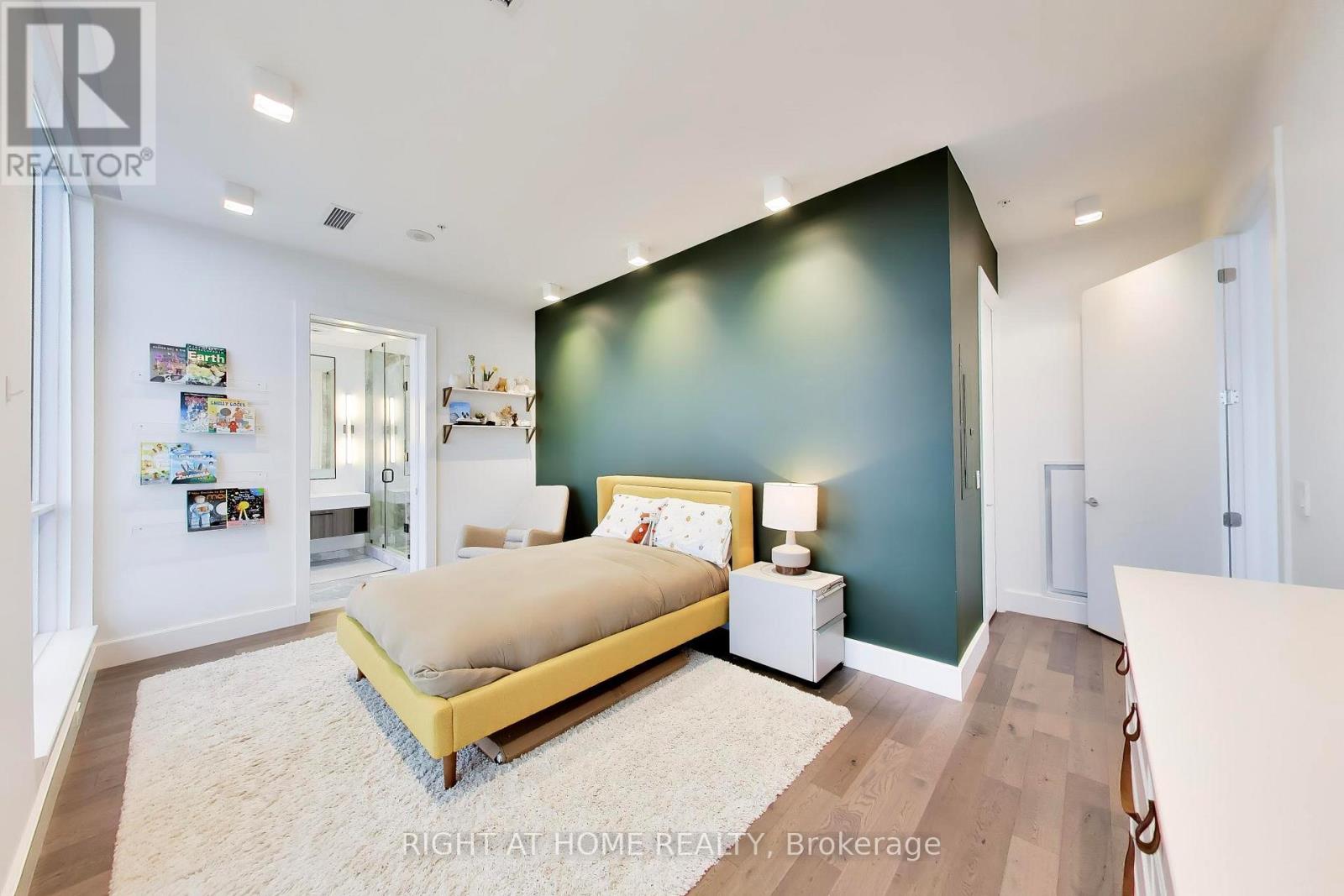 PH102- 30 Nelson Street, Toronto, ON photo 37