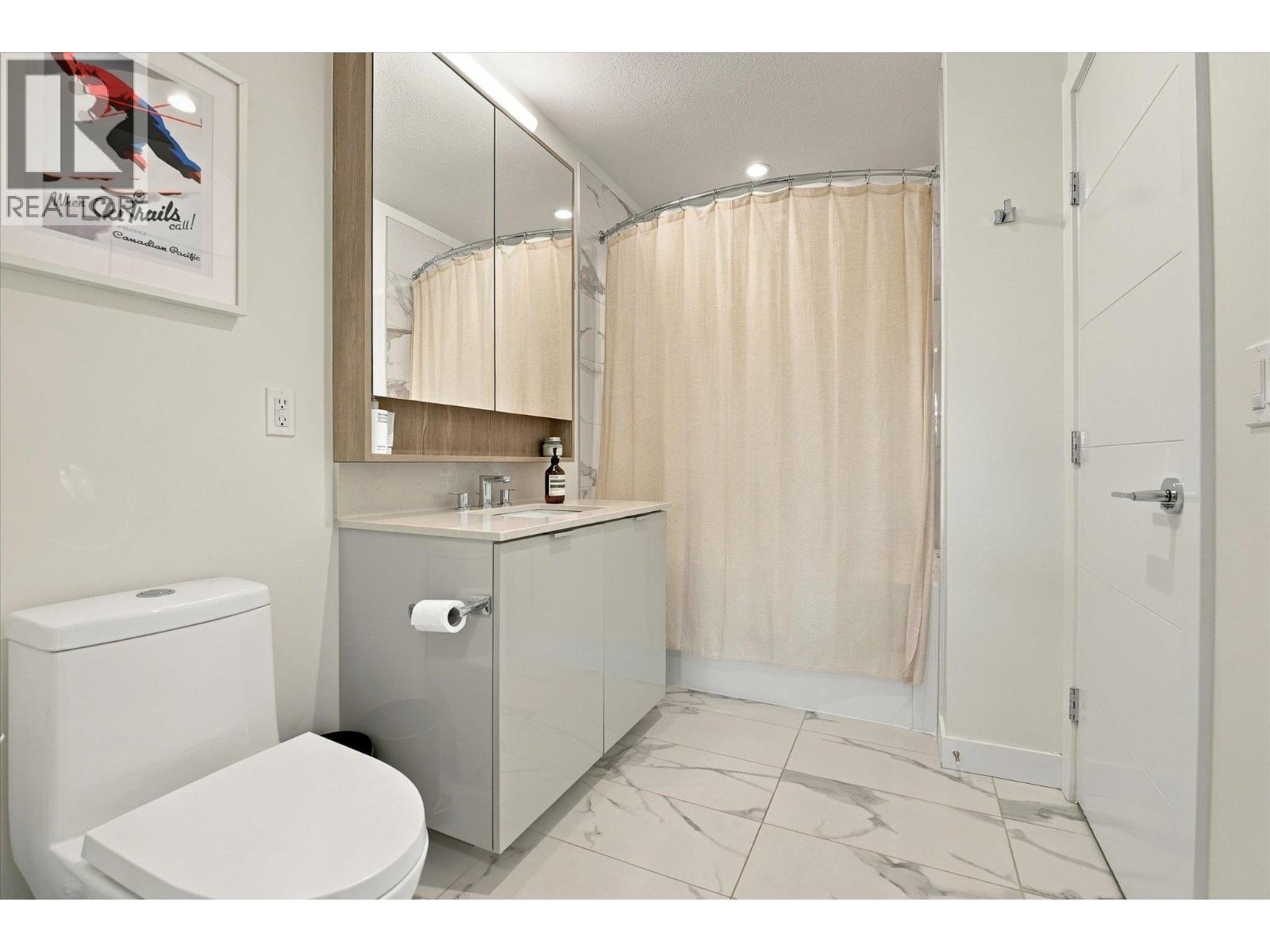 311 108 E 8TH STREET, North Vancouver - Image 1
