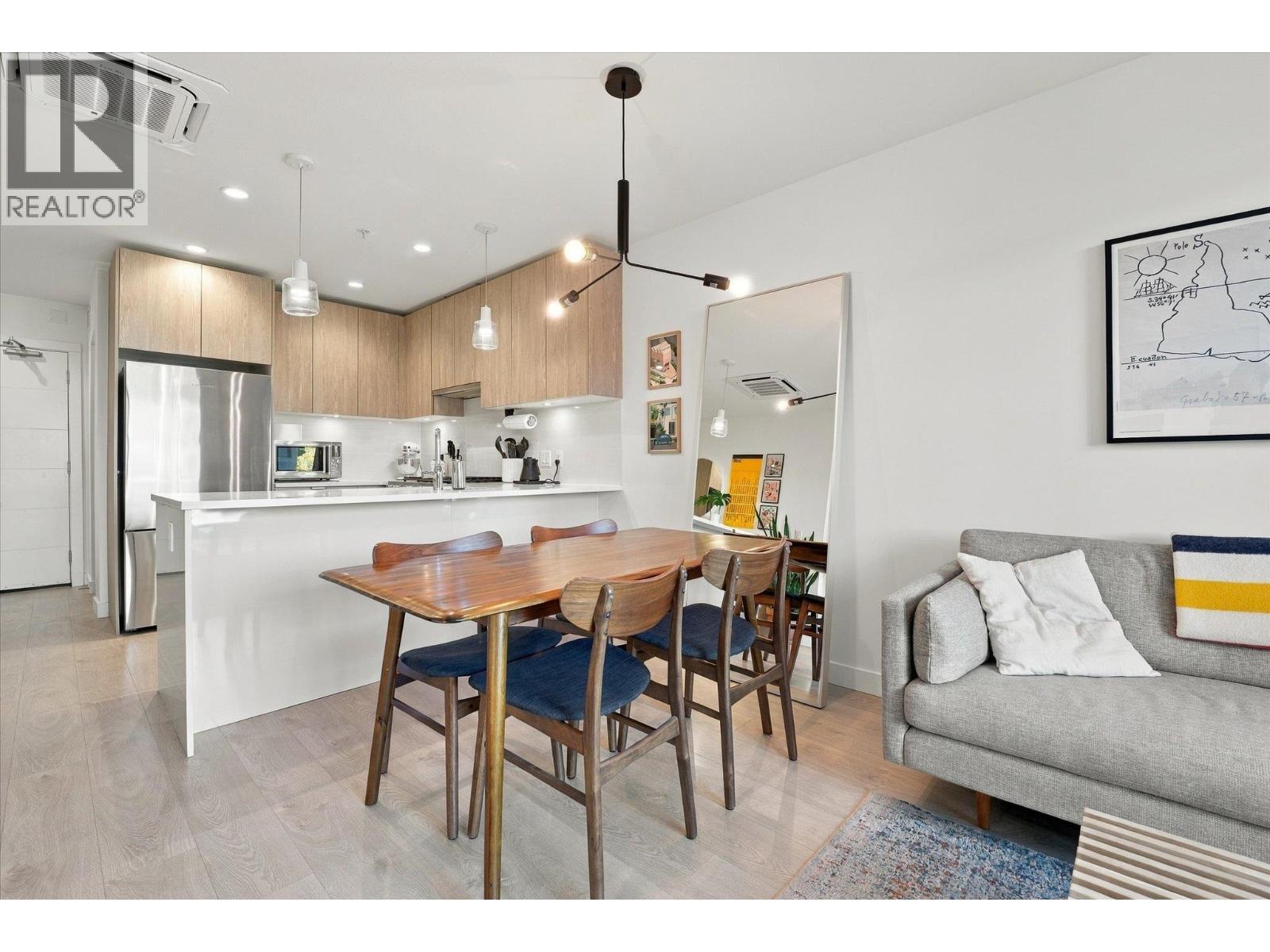 311 108 E 8TH STREET, North Vancouver - Image 1