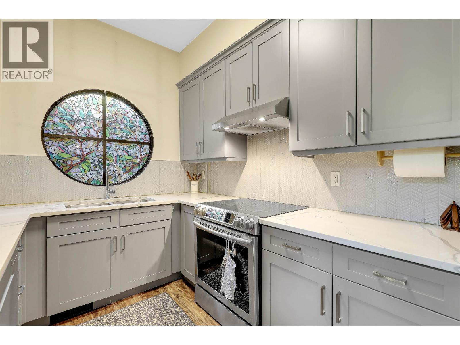 104 420 CARNARVON STREET, New Westminster - Image 1