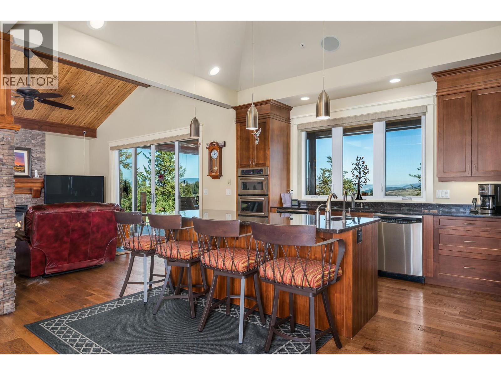 532 Falcon Point Way, Vernon