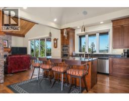Kitchen - 532 Falcon Point Way, Vernon, BC V1H1Y4 Photo 15