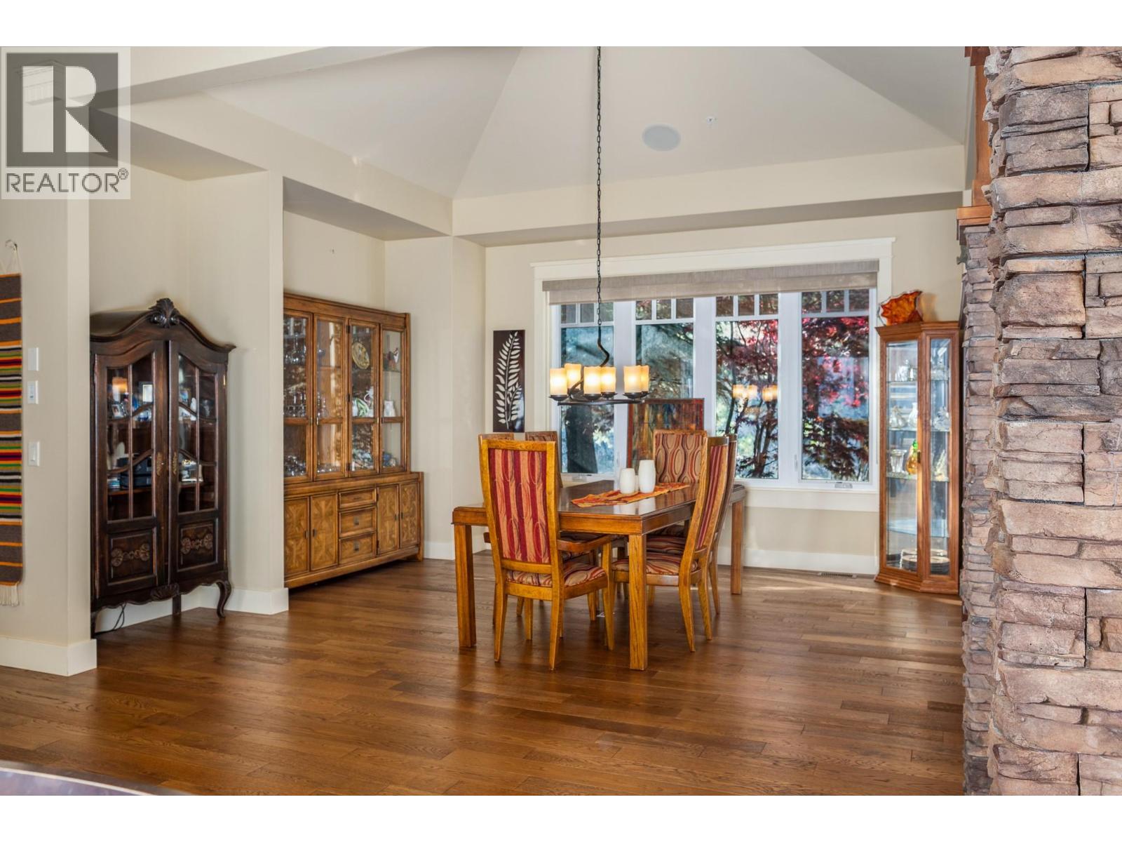 532 Falcon Point Way, Vernon