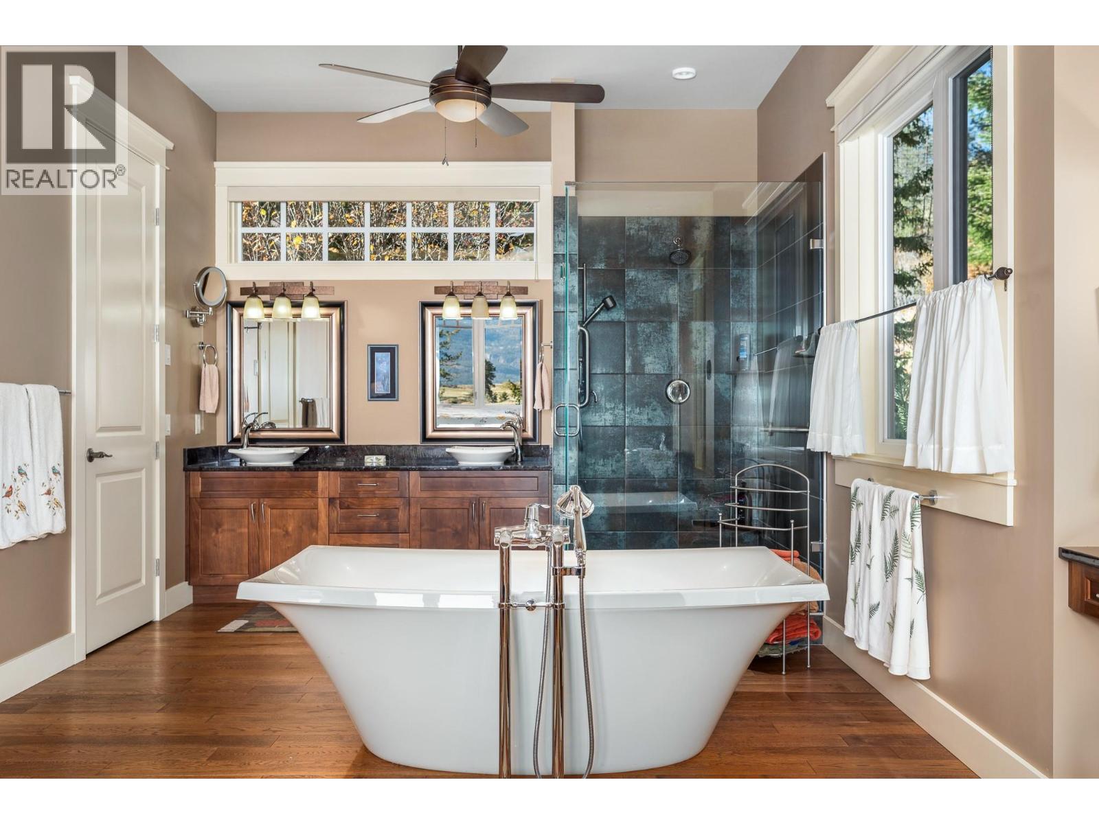 532 Falcon Point Way, Vernon