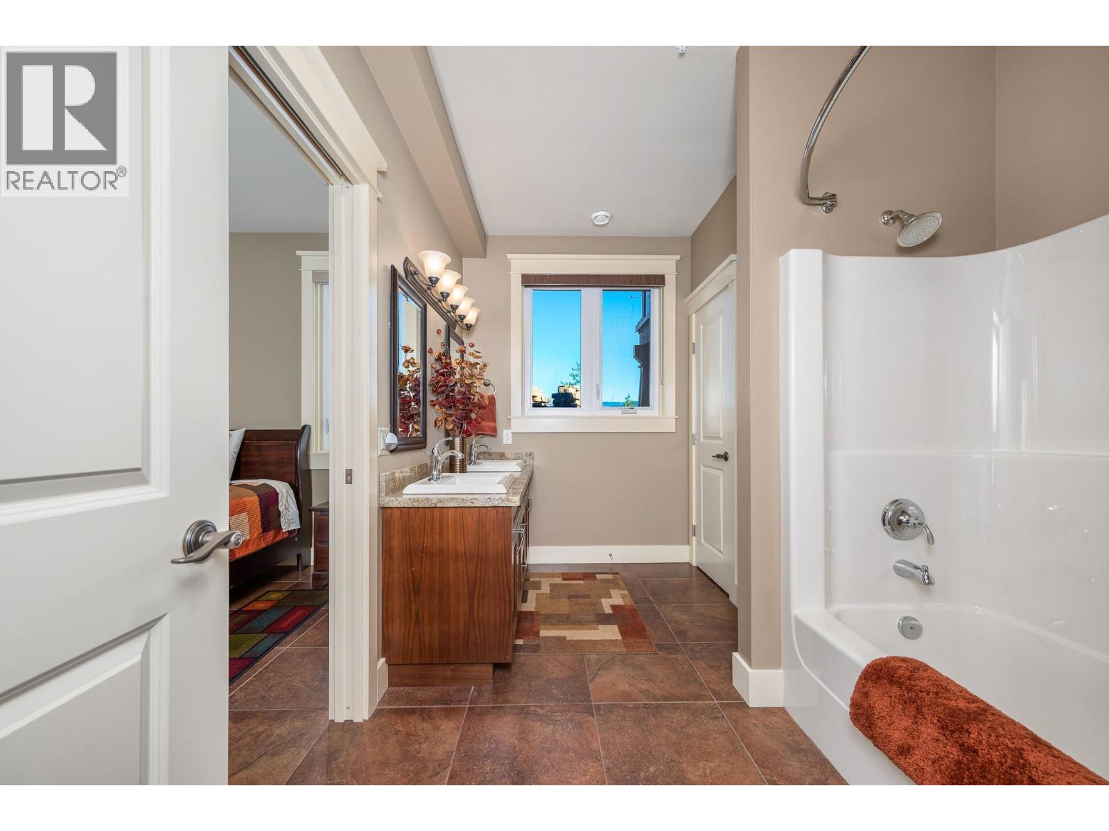 532 Falcon Point Way, Vernon
