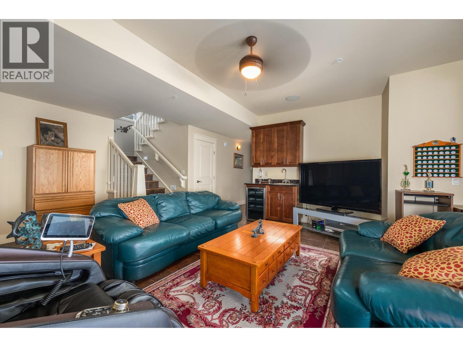 532 Falcon Point Way, Vernon
