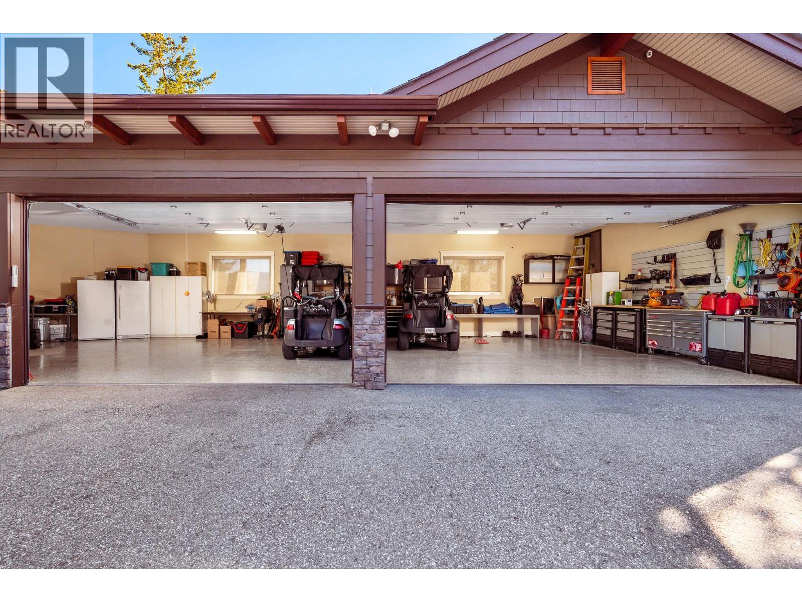 532 Falcon Point Way, Vernon