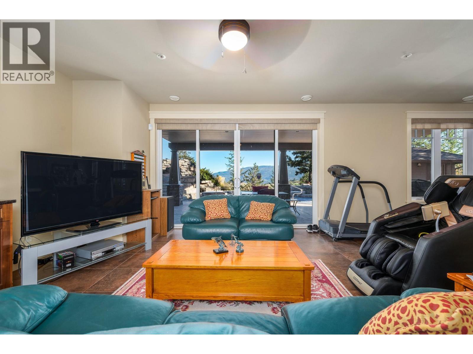 532 Falcon Point Way, Vernon