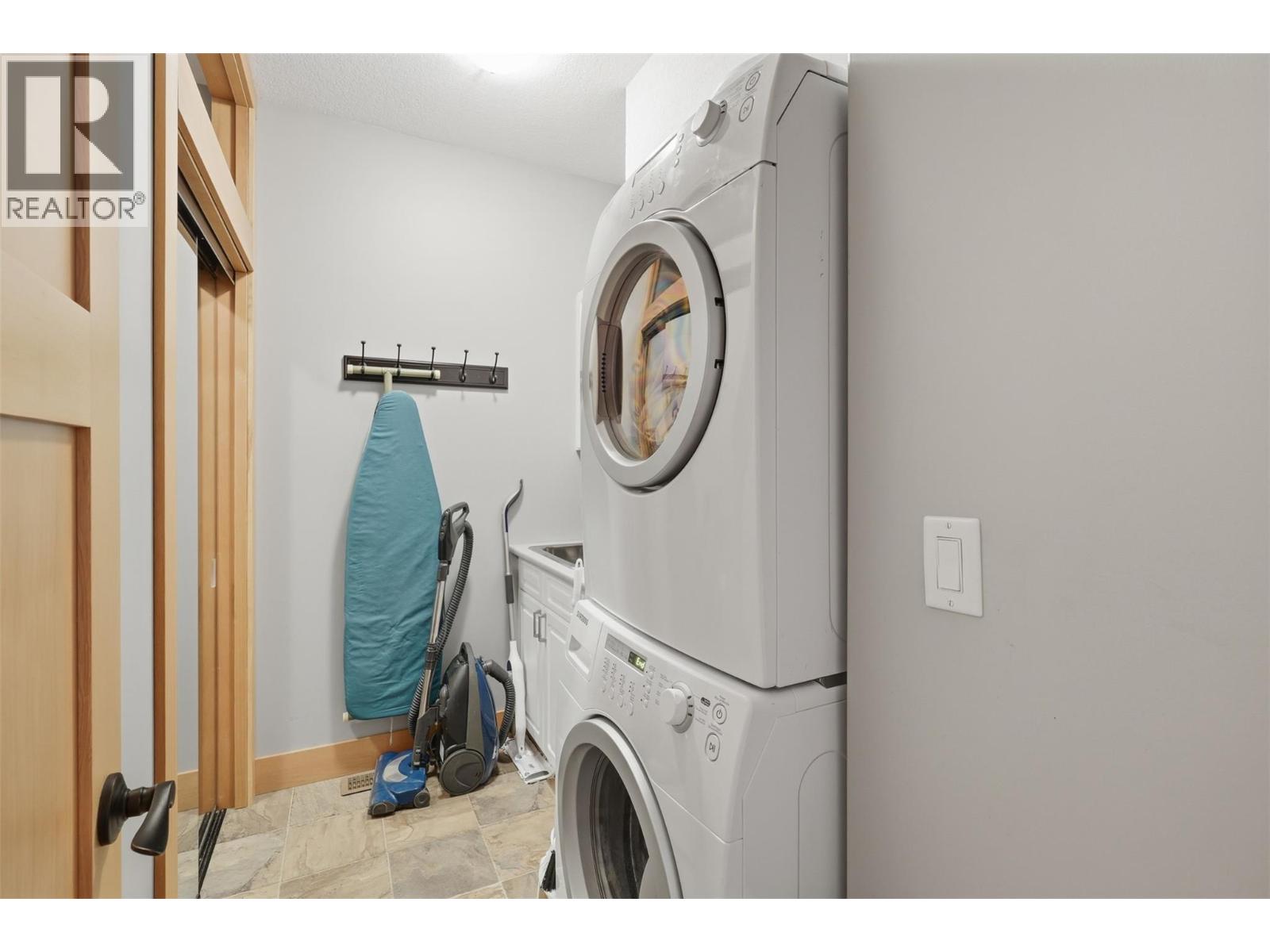 #25 2741 Rawson Road - 37