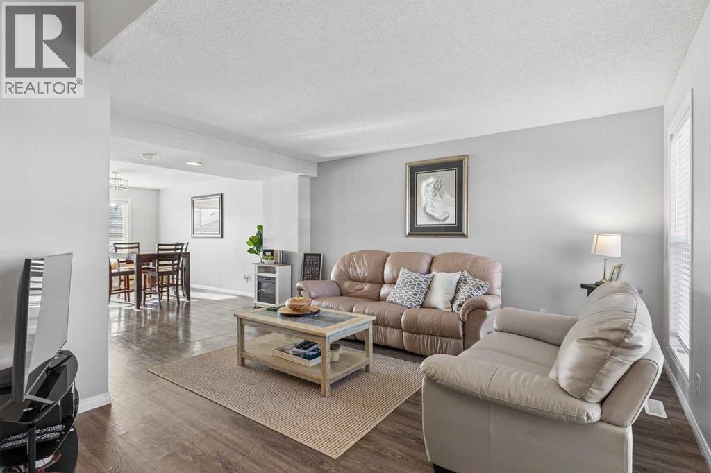 140 Prestwick Villas SE photo 3