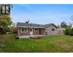 Laundry room - 765 Nicolls Dr, French Creek, BC V9P1X4 Photo 7