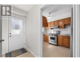 Bathroom - 1a Forester Crescent, Ottawa, ON K2H8Y1 Photo 6