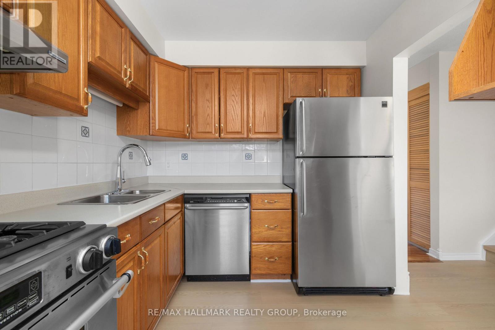 1A FORESTER CRESCENT - 11