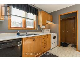 Primary Bedroom - 5126 Meadowland Drive W, Edwardsburgh/cardinal, ON K0E1E0 Photo 9