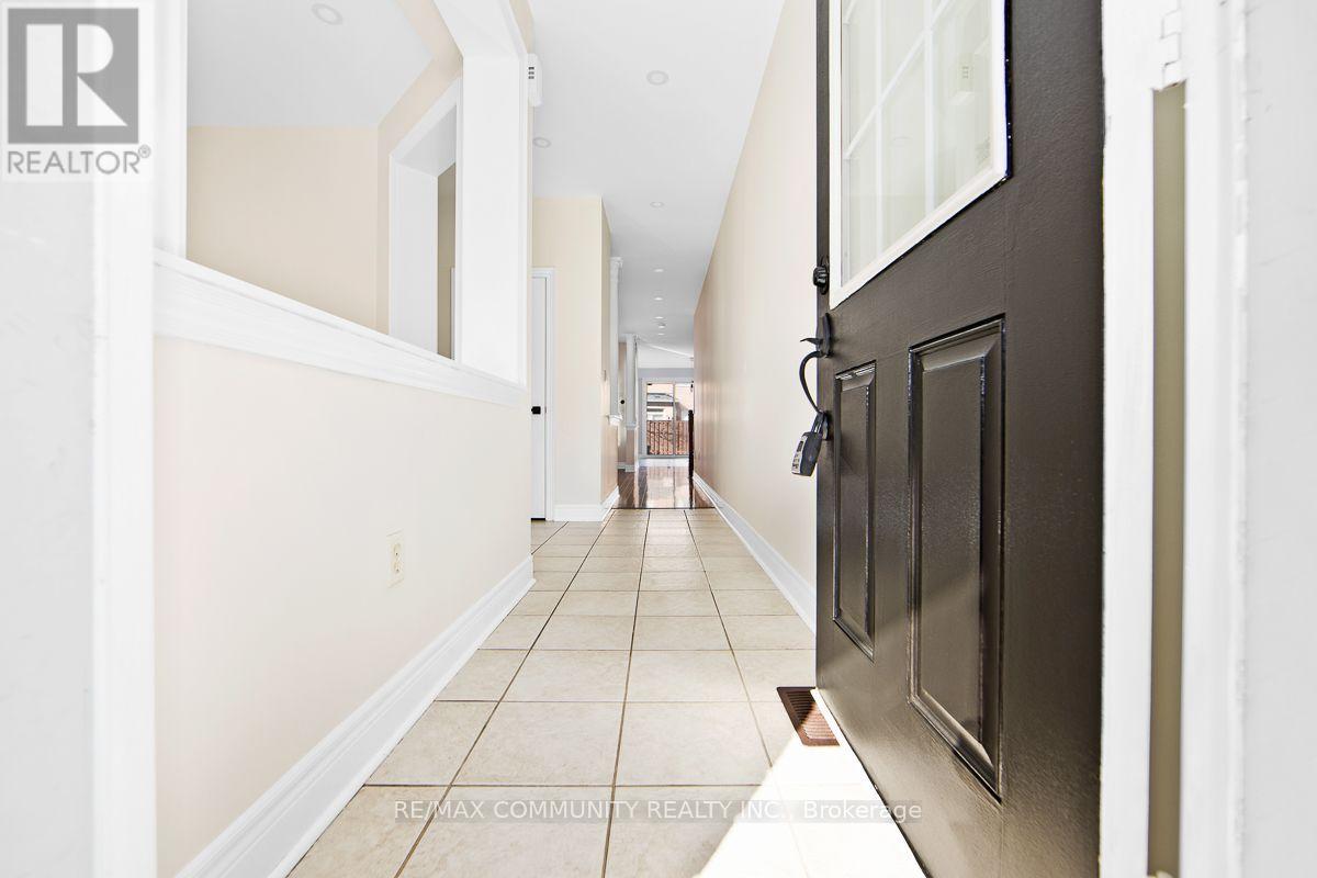 69 Ken Laushway Avenue, Whitchurch-Stouffville, ON photo 4
