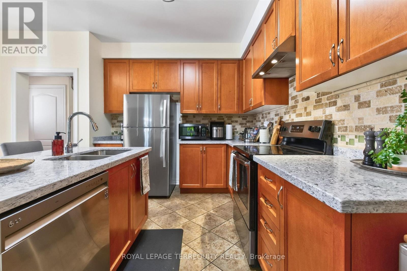 87 Westolivia Trail, Vaughan, ON photo 19