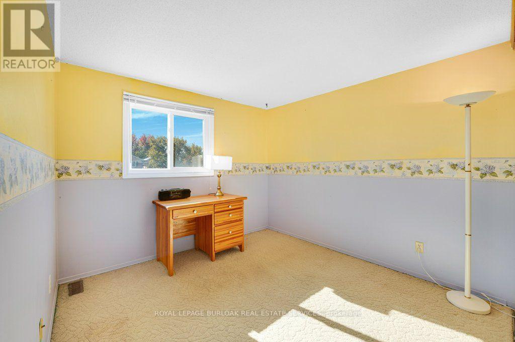 609 Roseheath Drive, Milton, ON photo 14