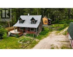 Living room - 10625 Granby Road Lot# 1, Grand Forks, BC V0H1H1 Photo 11