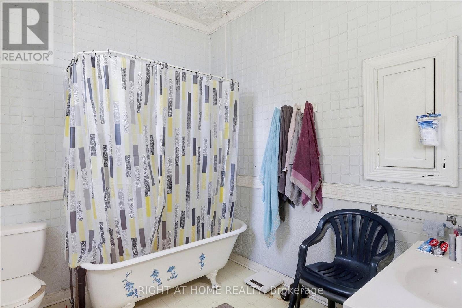 42 Wellington Street, Kawartha Lakes, ON photo 15
