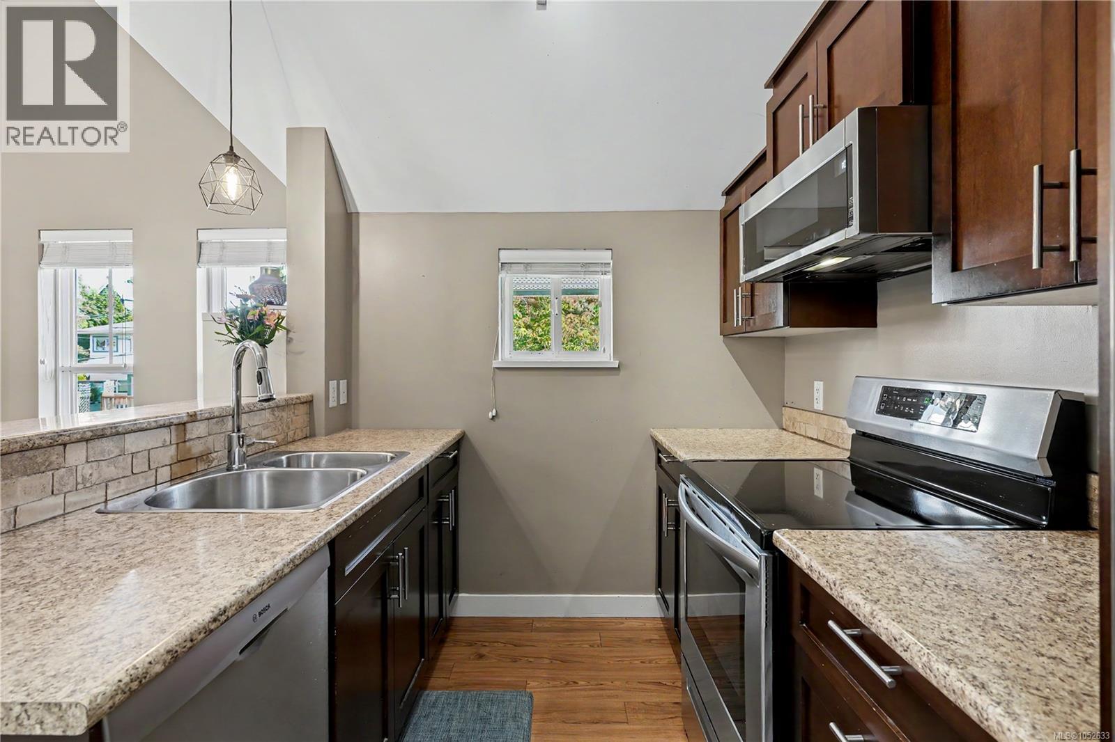 920 Mary St, Victoria - Image 1