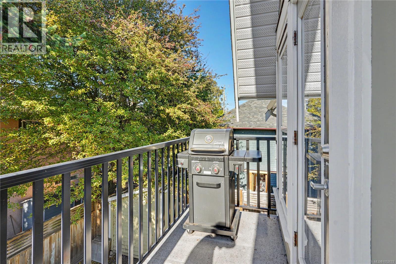920 Mary St, Victoria - Image 1