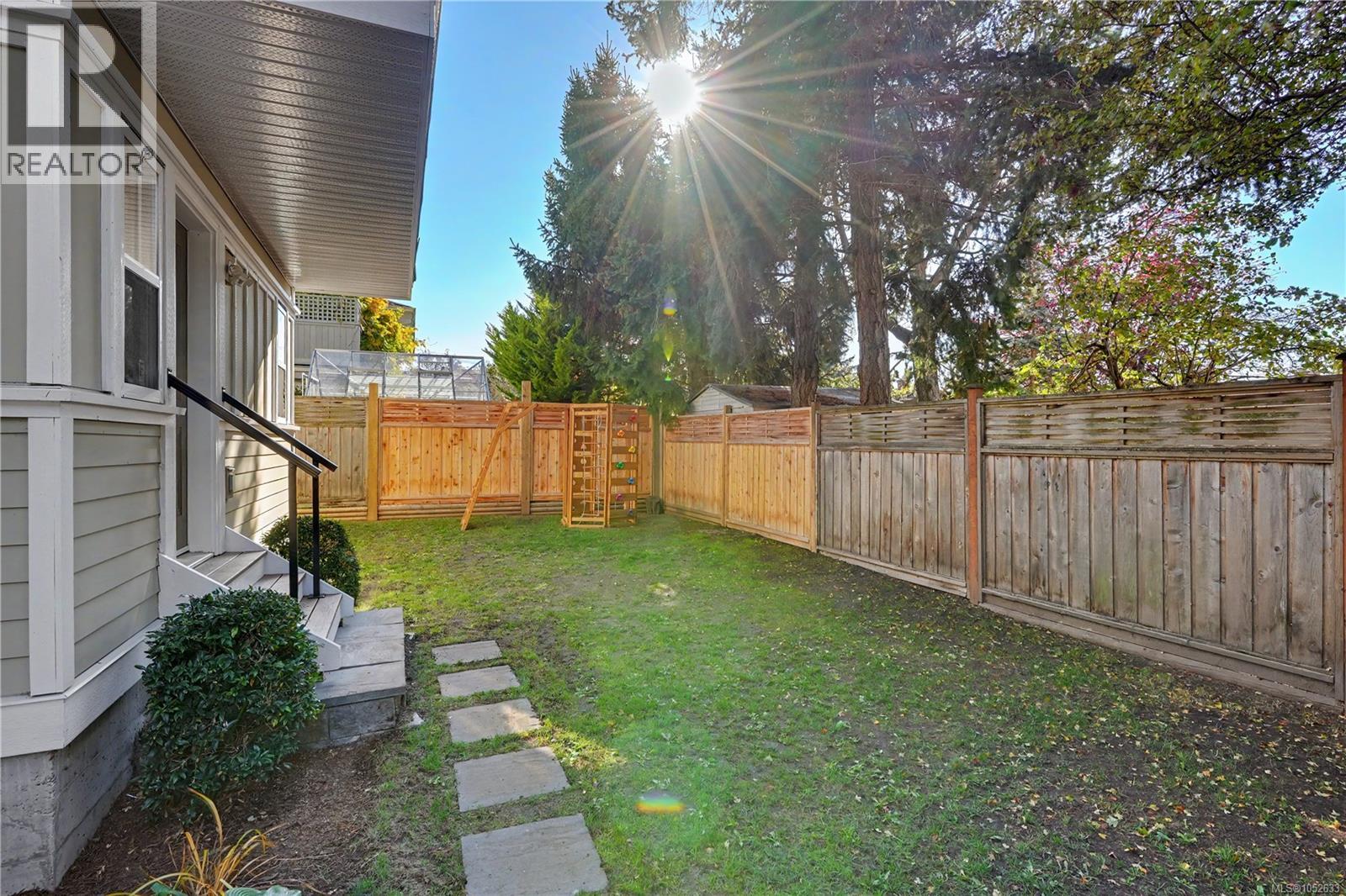 920 Mary St, Victoria - Image 1