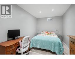 920 Mary St, Victoria, BC V9A3W6 Photo 32
