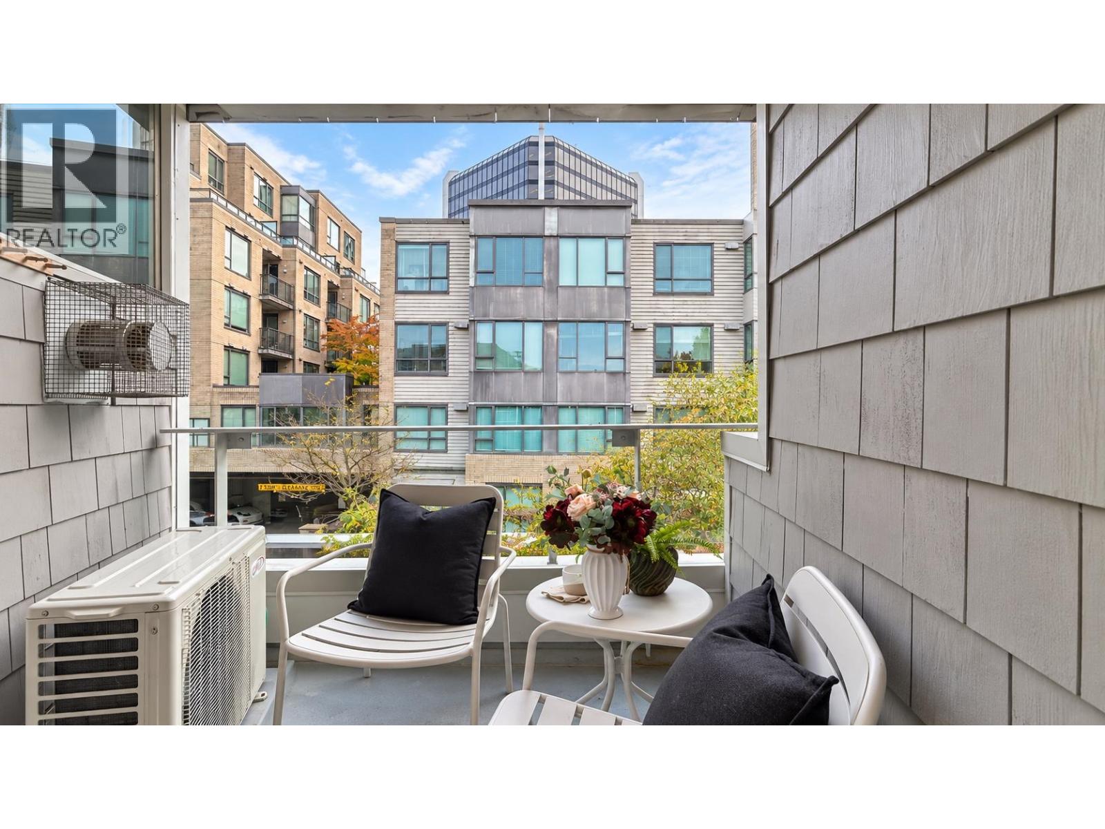 Photo of 322 638 W 7TH AVENUE 26